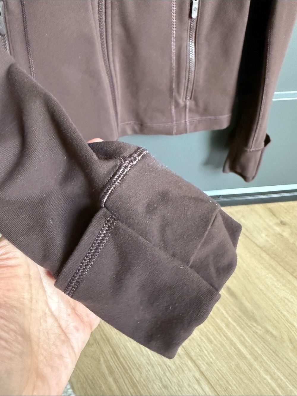 Lululemon define jacket size 6, brown - Picture 5 of 7